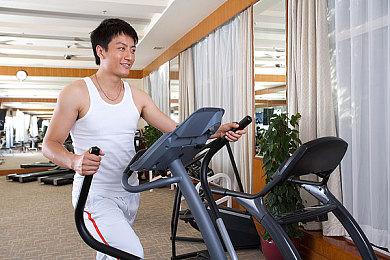 《巫师2》发售13周年 Steam特价促销仅售14.85元